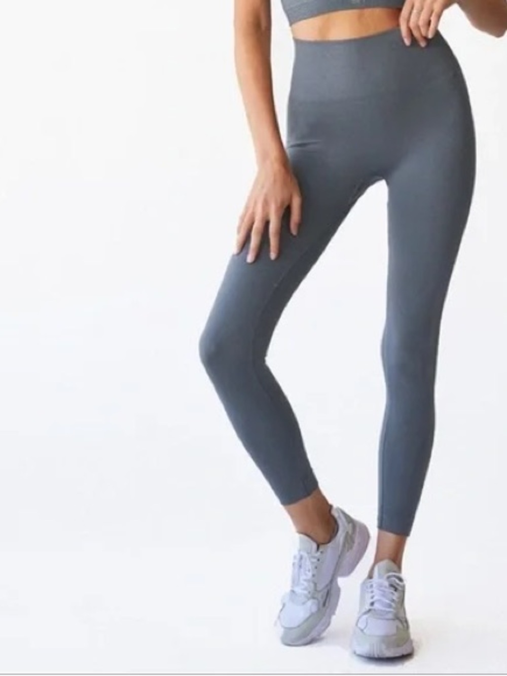 Set Active Grey Cropped Ankle Athletic Leggings Size Small